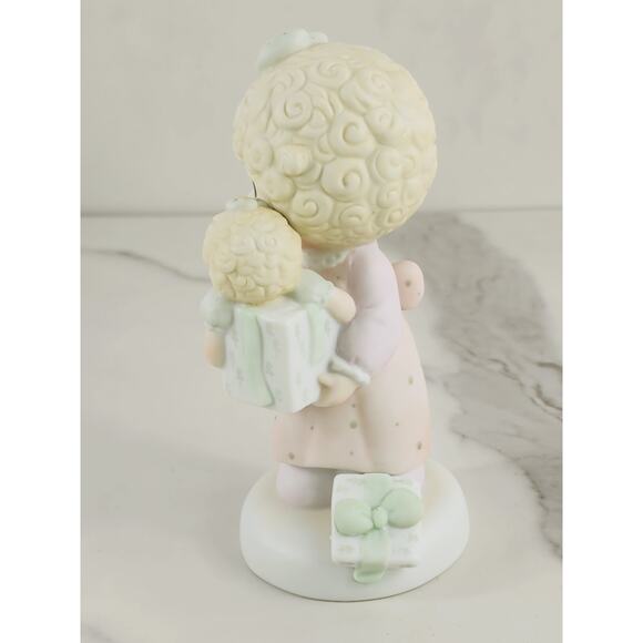 Enesco Precious Moments Love Is The Best 5 1/2" Porcelain Figurine 1987 Taiwan - Picture 5 of 13